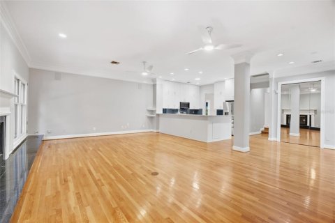 Villa ou maison à louer à Tampa, Floride: 4 chambres, 338.16 m2 № 2383744 - photo 15