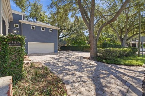 Villa ou maison à louer à Tampa, Floride: 4 chambres, 338.16 m2 № 2383744 - photo 3
