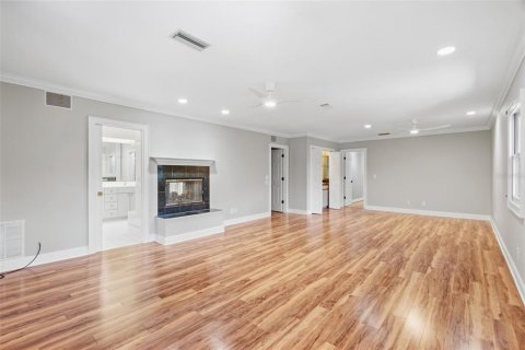 Villa ou maison à louer à Tampa, Floride: 4 chambres, 338.16 m2 № 2383744 - photo 24