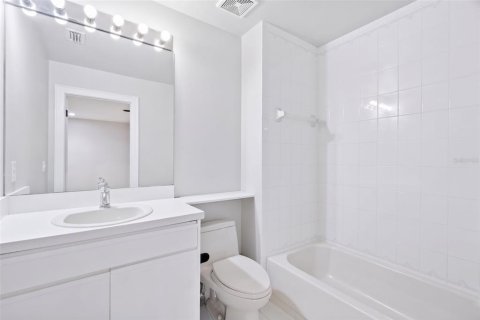 Villa ou maison à louer à Tampa, Floride: 4 chambres, 338.16 m2 № 2383744 - photo 28