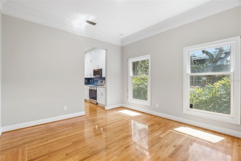 Villa ou maison à louer à Tampa, Floride: 4 chambres, 338.16 m2 № 2383744 - photo 10
