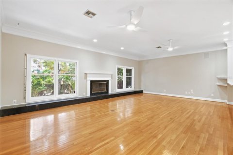 Villa ou maison à louer à Tampa, Floride: 4 chambres, 338.16 m2 № 2383744 - photo 16