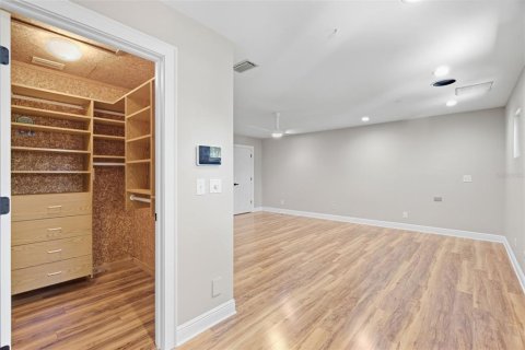 Villa ou maison à louer à Tampa, Floride: 4 chambres, 338.16 m2 № 2383744 - photo 26