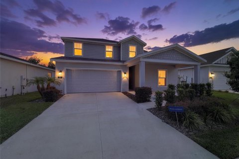 House in Eagle Lake, Florida 4 bedrooms, 198.81 sq.m. № 2202721