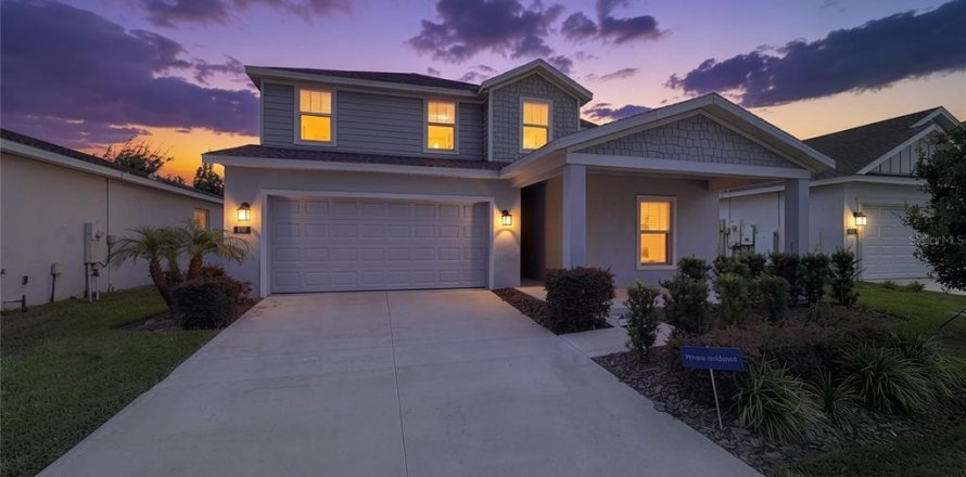 House in Eagle Lake, Florida 4 bedrooms, 198.81 sq.m. № 2202721