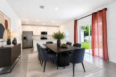 House in Eagle Lake, Florida 4 bedrooms, 198.81 sq.m. № 2202721 - photo 5