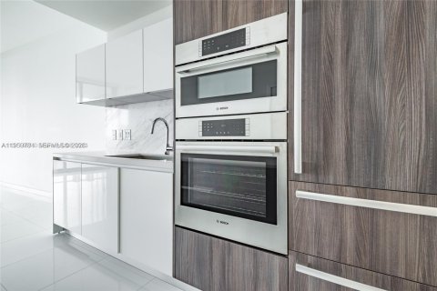 Снять в аренду кондоминиум в Майами, Флорида 1 спальня, 94.57м2, № 2080669 - фото 4
