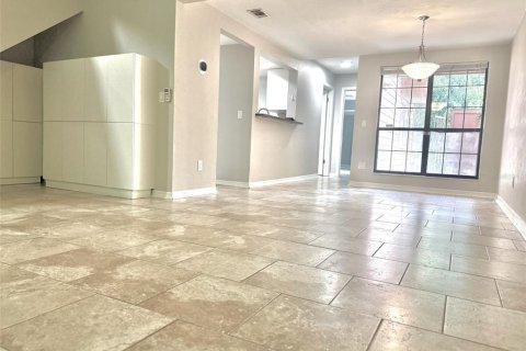 Touwnhouse à louer à Gainesville, Floride: 3 chambres, 127.28 m2 № 2433689 - photo 10