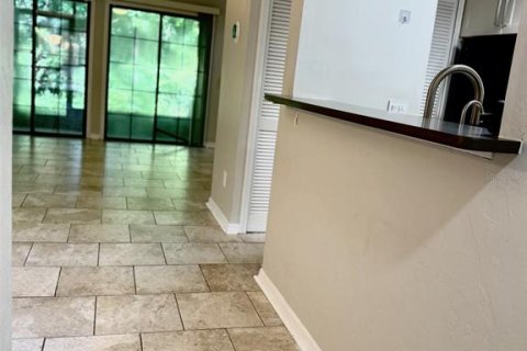 Touwnhouse à louer à Gainesville, Floride: 3 chambres, 127.28 m2 № 2433689 - photo 8