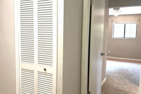 Touwnhouse à louer à Gainesville, Floride: 3 chambres, 127.28 m2 № 2433689 - photo 12