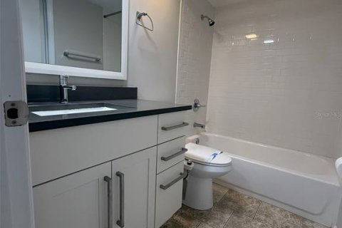 Touwnhouse à louer à Gainesville, Floride: 3 chambres, 127.28 m2 № 2433689 - photo 5