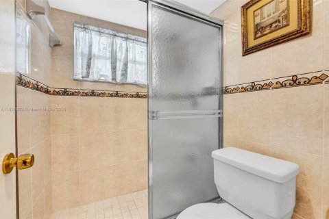 Condominio en venta en Lauderdale Lakes, Florida, 2 dormitorios, 102.38 m2 № 1956019 - foto 12