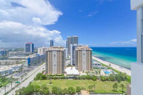 Купить кондоминиум в Халландейл-Бич, Флорида 2 спальни, 124.49м2, № 1962225 - фото 29