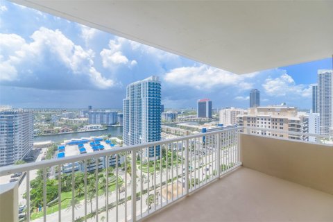 Купить кондоминиум в Халландейл-Бич, Флорида 2 спальни, 124.49м2, № 1962225 - фото 27