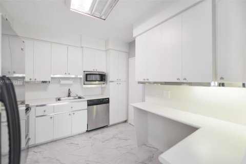 Купить кондоминиум в Халландейл-Бич, Флорида 2 спальни, 124.49м2, № 1962225 - фото 10