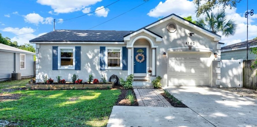 Villa ou maison à Saint Petersburg, Floride 3 chambres, 141.58 m2 № 2403254
