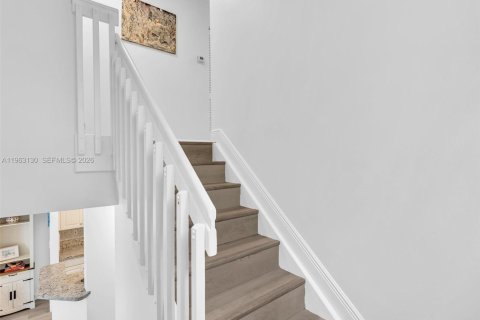 Купить таунхаус в Пемброк-Пайнс, Флорида 3 спальни, 160.16м2, № 2044566 - фото 25