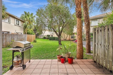 Купить таунхаус в Пемброк-Пайнс, Флорида 3 спальни, 160.16м2, № 2044566 - фото 19