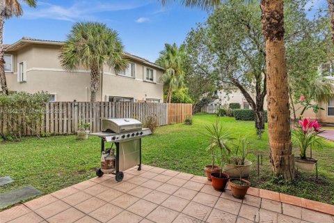 Купить таунхаус в Пемброк-Пайнс, Флорида 3 спальни, 160.16м2, № 2044566 - фото 18