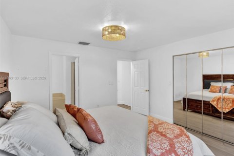 Купить таунхаус в Пемброк-Пайнс, Флорида 3 спальни, 160.16м2, № 2044566 - фото 30