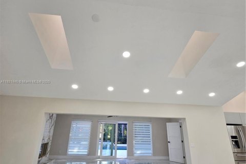 Купить виллу или дом в Палм-Бич-Гарденс, Флорида 4 спальни, № 1975530 - фото 19