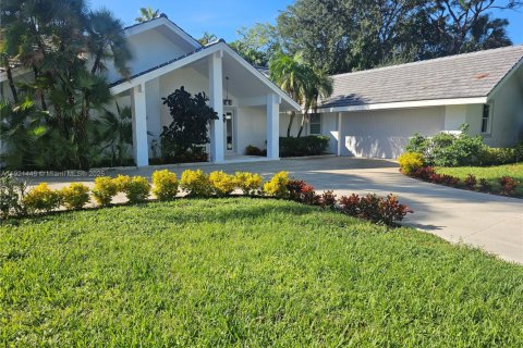 Купить виллу или дом в Палм-Бич-Гарденс, Флорида 4 спальни, № 1975530 - фото 2