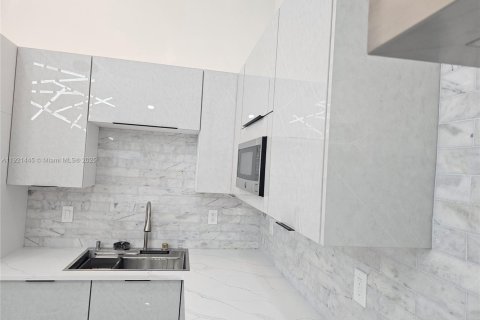 Купить виллу или дом в Палм-Бич-Гарденс, Флорида 4 спальни, № 1975530 - фото 17