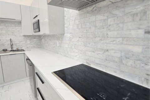 Купить виллу или дом в Палм-Бич-Гарденс, Флорида 4 спальни, № 1975530 - фото 27