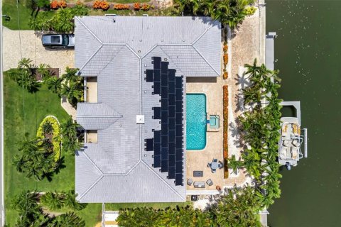 House in Holmes Beach, Florida 3 bedrooms, 247.86 sq.m. № 2201653 - photo 6