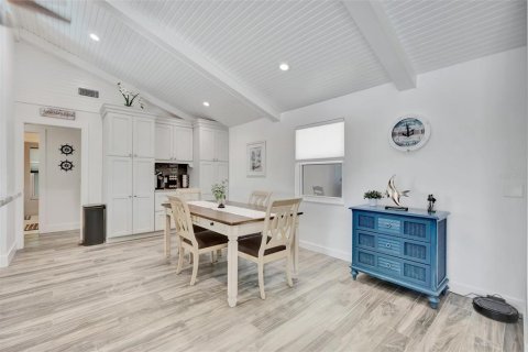 House in Holmes Beach, Florida 3 bedrooms, 247.86 sq.m. № 2201653 - photo 14
