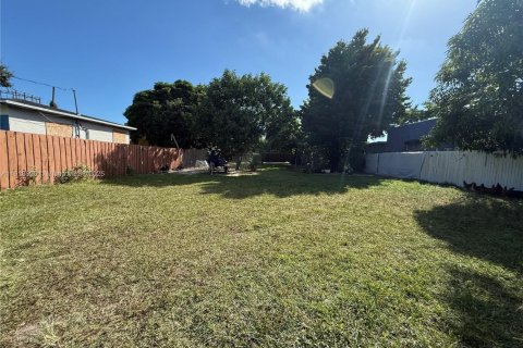 Land in Miami, Florida № 1973373 - photo 1