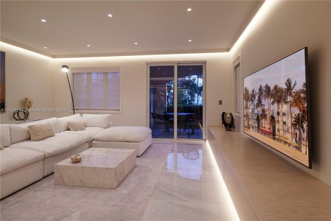 Copropriété à louer à Miami Beach, Floride: 3 chambres, 174.19 m2 № 1981244 - photo 5
