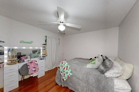 House in Weeki Wachee, Florida 5 bedrooms, 323.49 sq.m. № 1846977 - photo 30