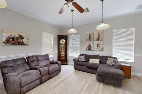 House in Weeki Wachee, Florida 5 bedrooms, 323.49 sq.m. № 1846977 - photo 27