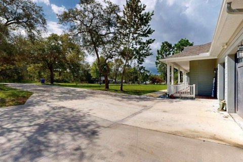 House in Weeki Wachee, Florida 5 bedrooms, 323.49 sq.m. № 1846977 - photo 5