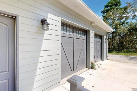 House in Weeki Wachee, Florida 5 bedrooms, 323.49 sq.m. № 1846977 - photo 6