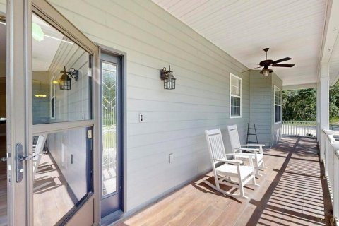 House in Weeki Wachee, Florida 5 bedrooms, 323.49 sq.m. № 1846977 - photo 9