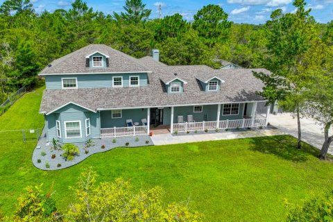 House in Weeki Wachee, Florida 5 bedrooms, 323.49 sq.m. № 1846977 - photo 1