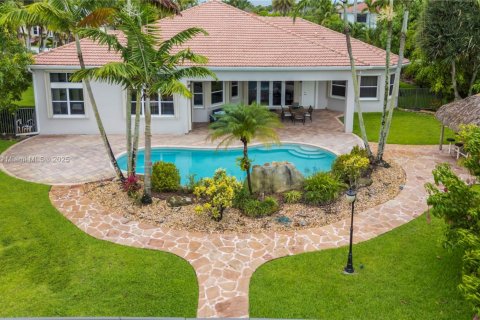 House in Davie, Florida 5 bedrooms, 315.03 sq.m. № 1770250 - photo 9
