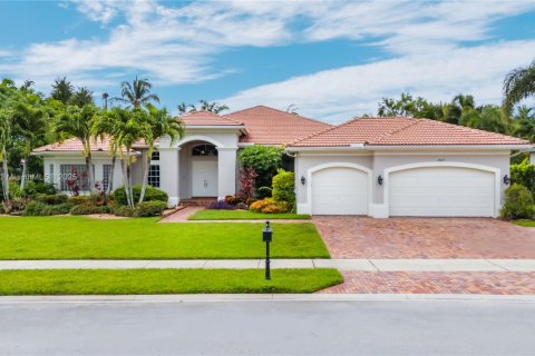 House in Davie, Florida 5 bedrooms, 315.03 sq.m. № 1770250 - photo 1