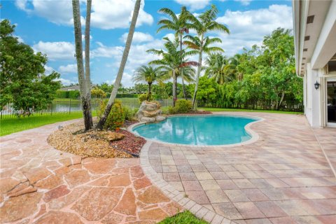 House in Davie, Florida 5 bedrooms, 315.03 sq.m. № 1770250 - photo 7