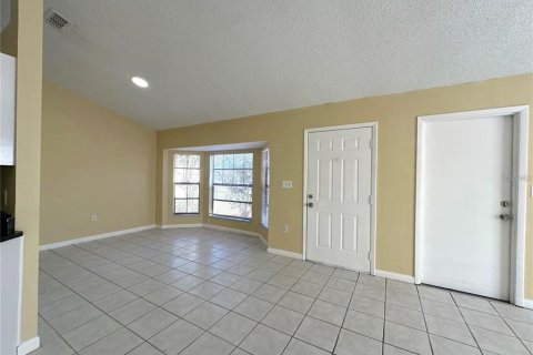 Villa ou maison à louer à Orlando, Floride: 3 chambres, 113.99 m2 № 2148975 - photo 4