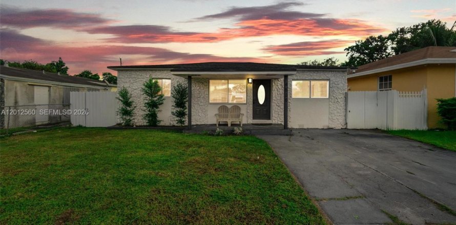 House in West Park, Florida 4 bedrooms, 128.95 sq.m. № 2076130