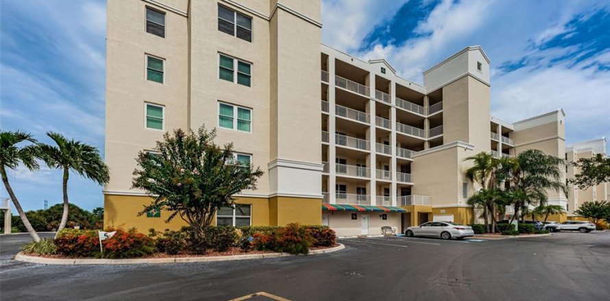 Condo in Largo, Florida, 3 bedrooms  № 2358744