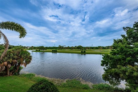 Condo in Largo, Florida, 3 bedrooms  № 2358744 - photo 18