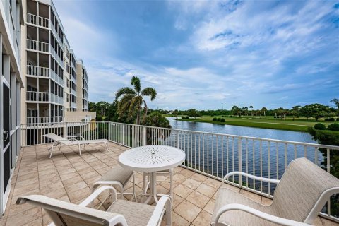 Condo in Largo, Florida, 3 bedrooms  № 2358744 - photo 19