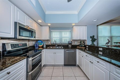 Condo in Largo, Florida, 3 bedrooms  № 2358744 - photo 8