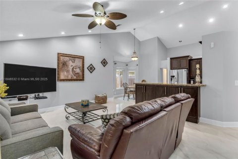 Villa ou maison à vendre à Coral Springs, Floride: 4 chambres, 241.73 m2 № 1935976 - photo 15