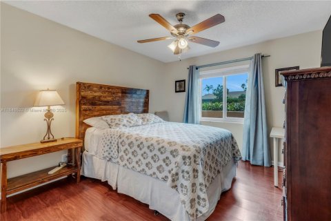 House in Coral Springs, Florida 4 bedrooms, 241.73 sq.m. № 1935976 - photo 21