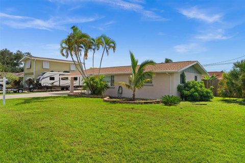 House in Venice, Florida 2 bedrooms, 80.17 sq.m. № 2144957